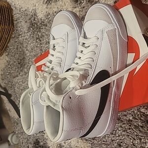 Like new excellent condition Nike high top